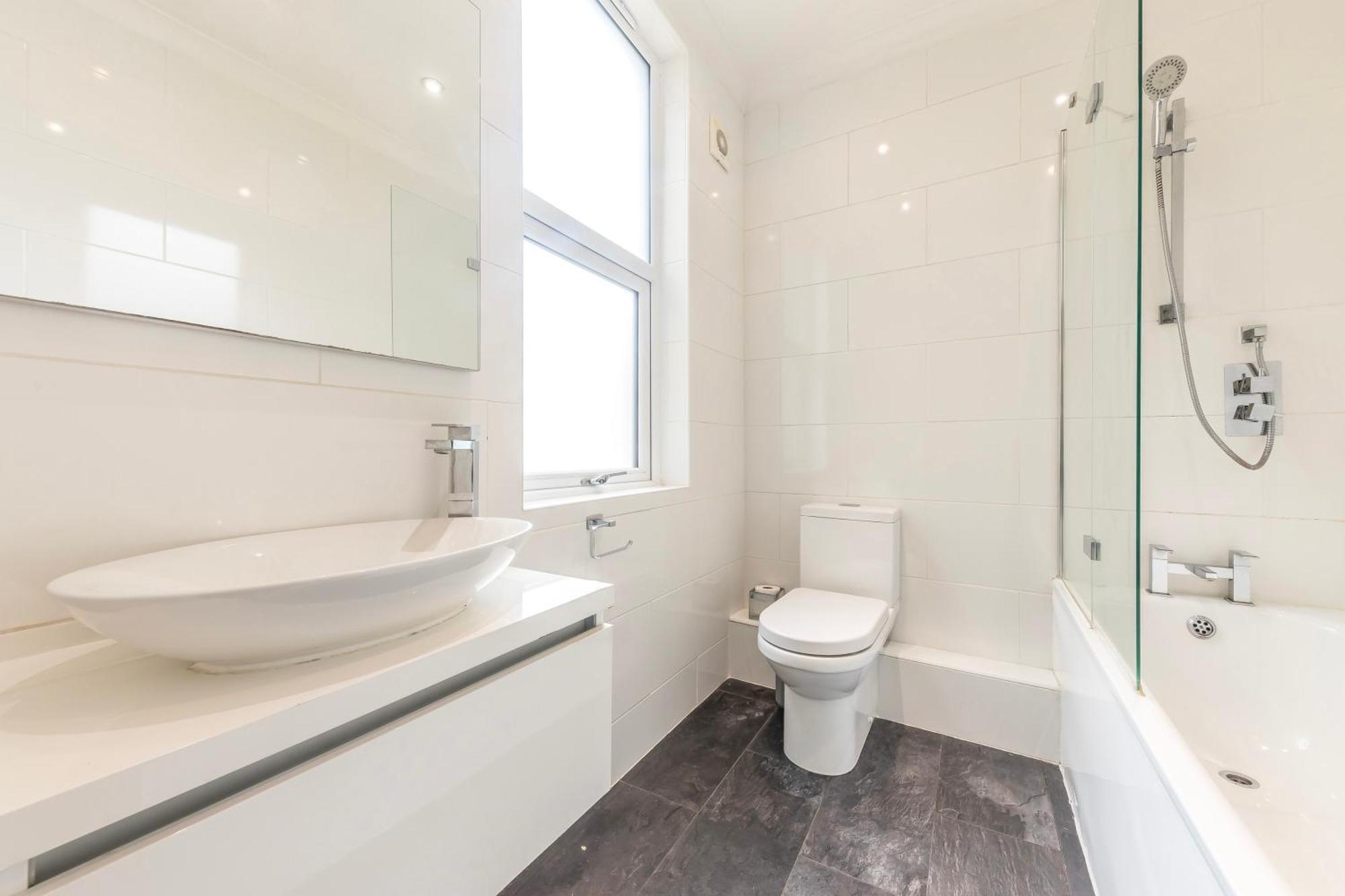 Stylish & Spacious 3 Bed Victorian House Sleeps Up To 7 - Near O2, Museums, Excel, Mazehill Station 12 Mins Direct Into London Bridge المظهر الخارجي الصورة